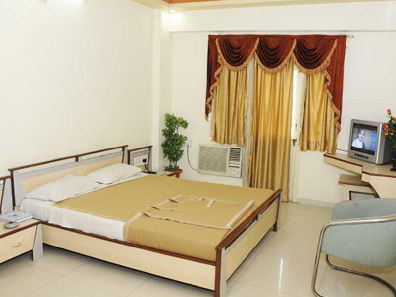 Hotel Neelkanth Paradise Ahmedabad Exterior foto