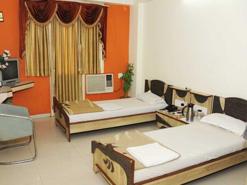 Hotel Neelkanth Paradise Ahmedabad Exterior foto